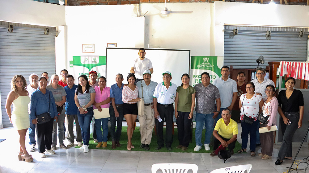 Directivos de la COOPAFSAMAD presentan logros y avances del Proyecto REDD+ Juntos por los Bosques en reunión informativa con sus socios